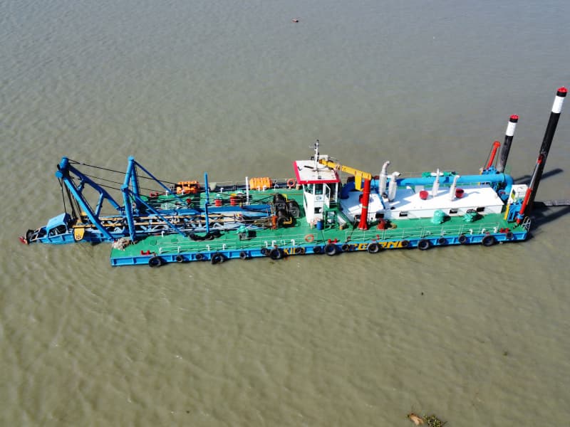 Draga modular de 26 pulgadas JLCSD650 con cabezal de corte de 6000 m³/h para dragado de ríos, lagos y puertos marítimos.