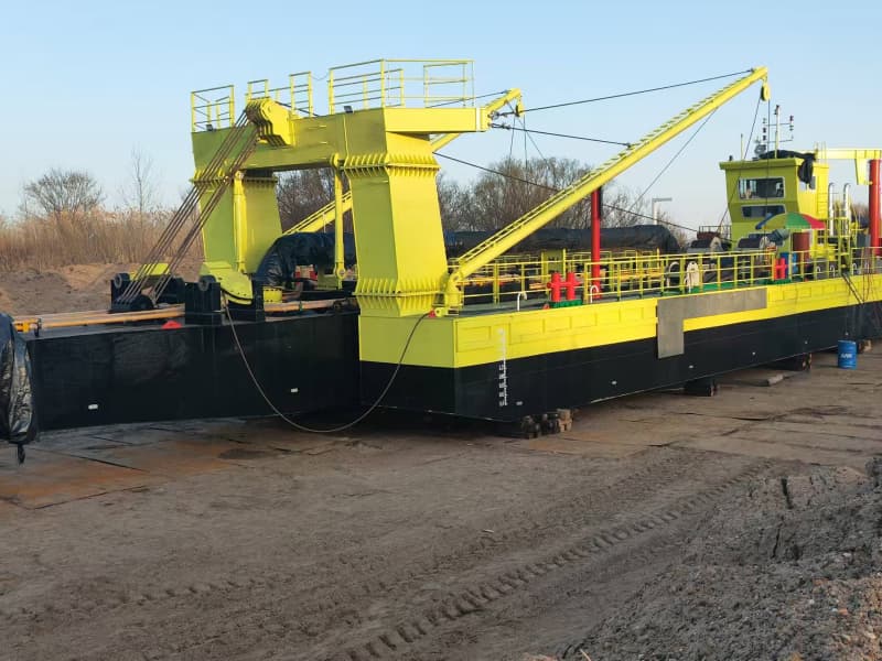 Draga de bomba sumergible con cortador de arena y succión para mayor profundidad de dragado