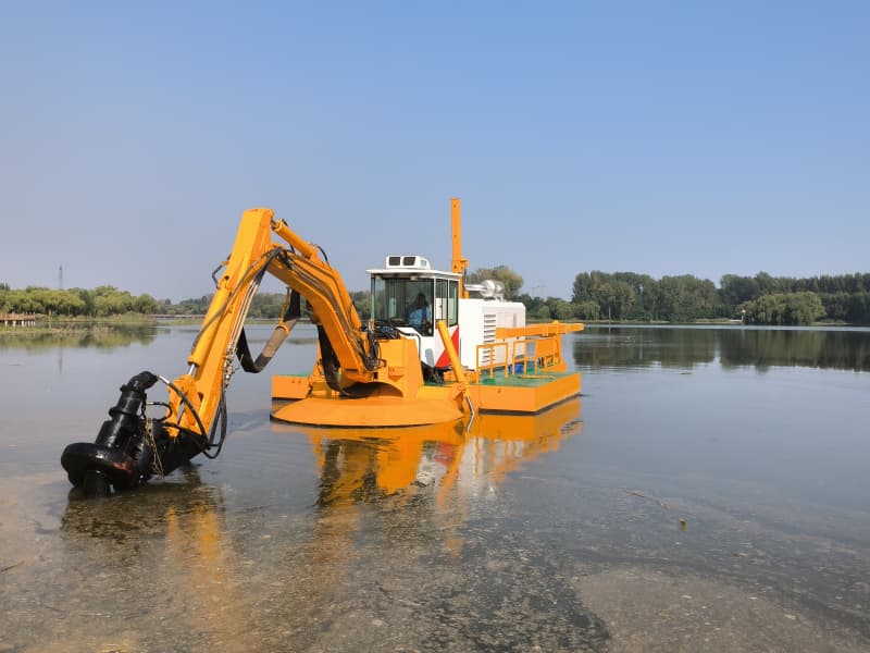 Draga anfibia multifuncional (900 m³/h) con bomba de succión/cubo