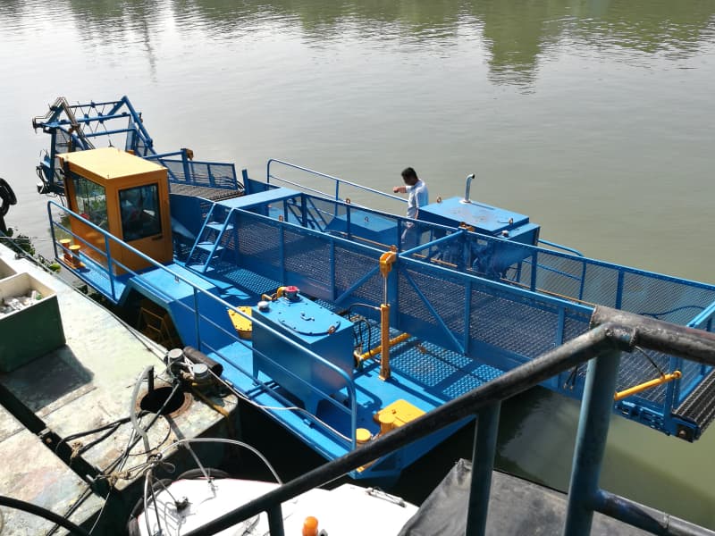 Barco de limpieza automática de agua/Recolector de malezas acuáticas/Barco desnatador de basura
