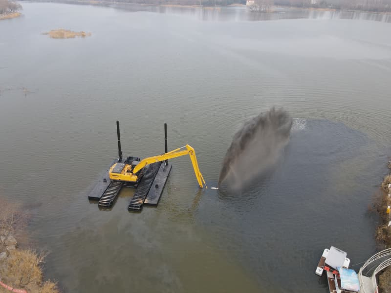 5-40T Amphibious Dredging Excavator for River Lake Port Dredging 5-40T Amphibious Dredging Excavator for River Lake Port Dredging